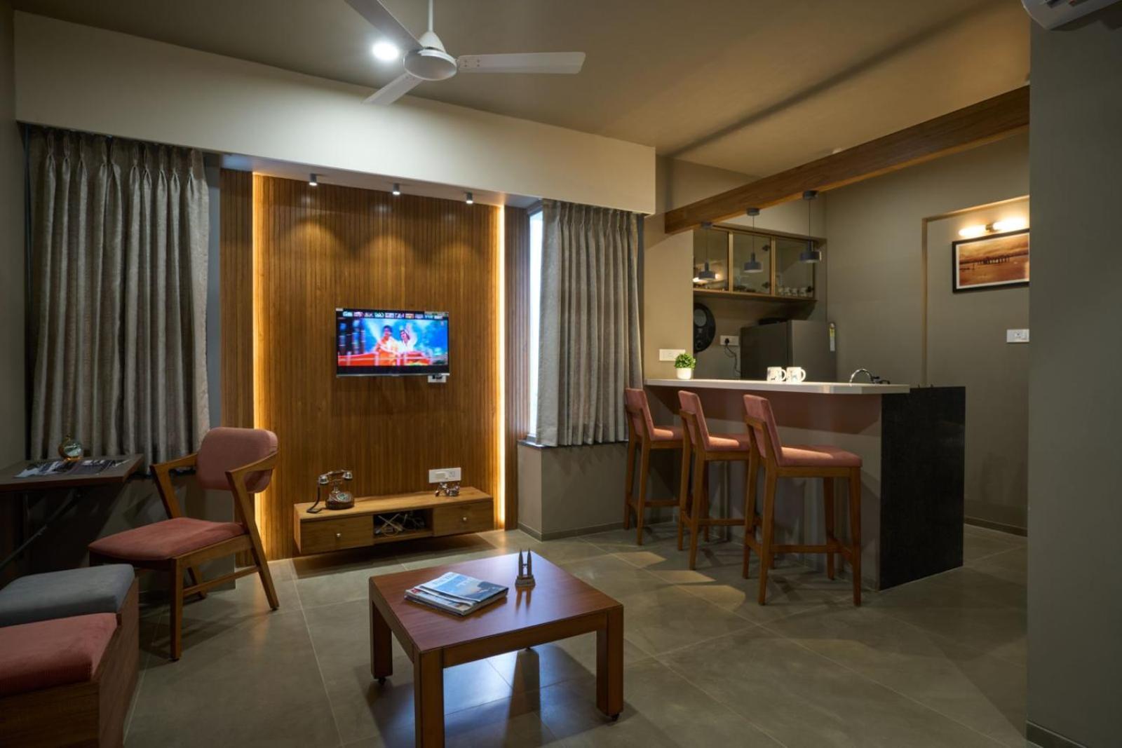 Serenity Homes コールハープル エクステリア 写真